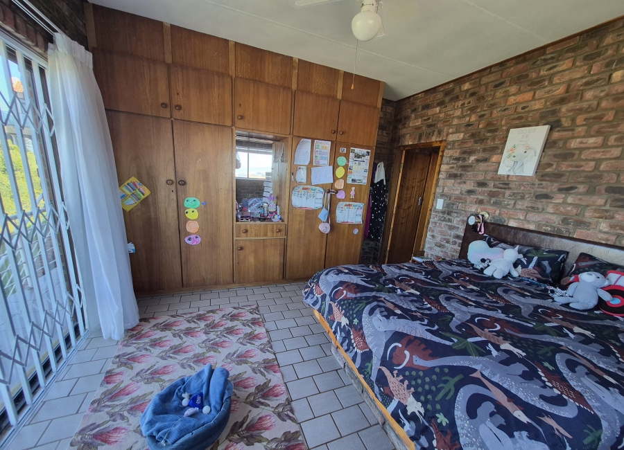 5 Bedroom Property for Sale in Dana Bay Western Cape